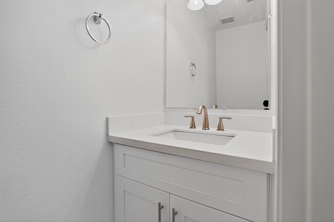 Building Photo - 17627 S Summit Canyon Dr