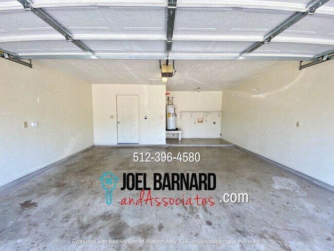 Building Photo - Available August 9: 3 Bedroom, 2 Bath Stan...