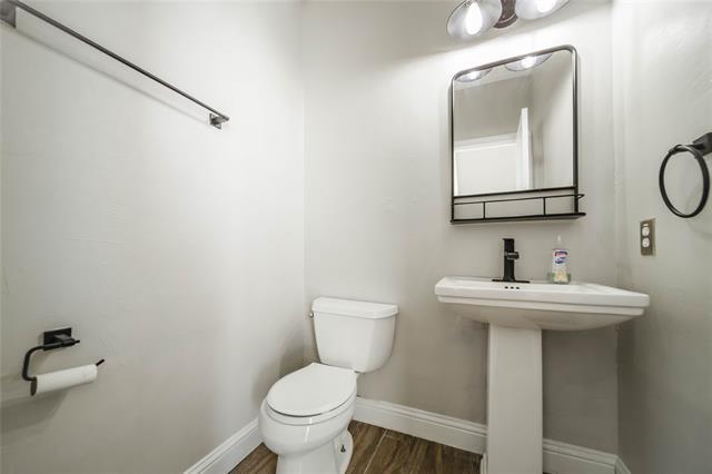 Building Photo - 1940 Robin Ln