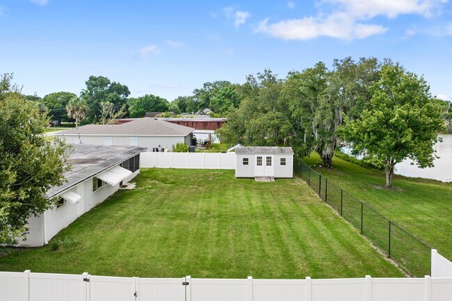 Building Photo - 7907 Sebastian Rd