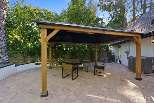 Building Photo - 5836 Winnetka Ave