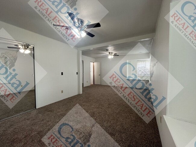 Building Photo - Spacious 2 Bedroom W/ Bonus Room