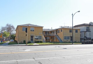 Building Photo - 1700-1702 W Victory Blvd