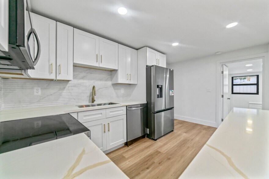 Building Photo - 4114 SW 49th Ct