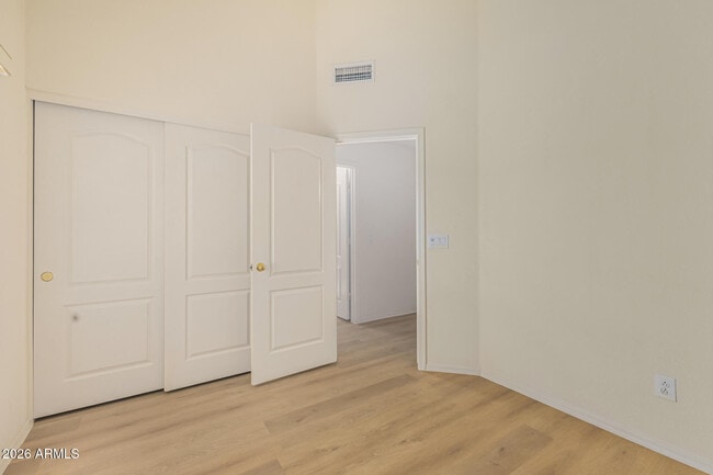 Building Photo - 9846 W Tonopah Dr