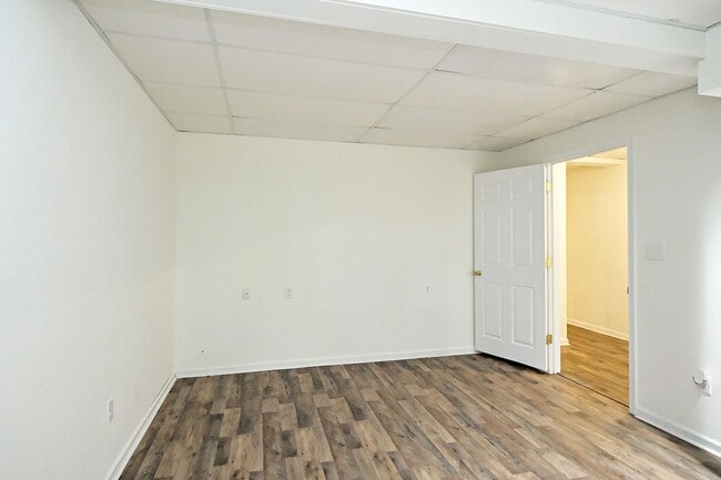 Building Photo - 430 Wynridge Dr