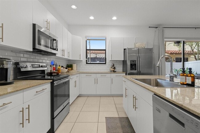 Building Photo - 110 NW 209th Way