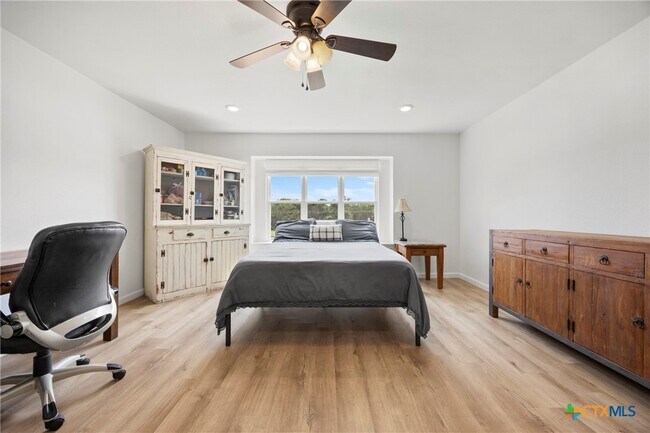 Building Photo - 921 Indian Trail