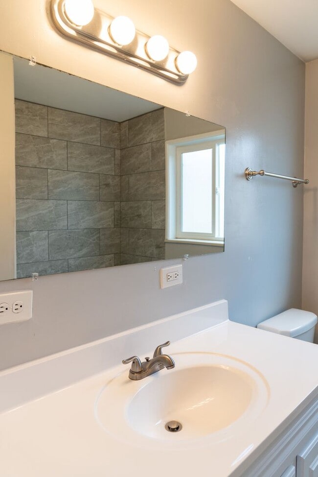 Building Photo - 3 Bed 2 Bath Home For Rent across from Sloan's Lake!