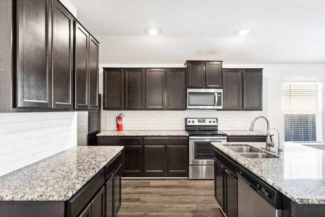 Building Photo - Well-Maintained 3-Bedroom Home – Ideal for Students & Professionals!