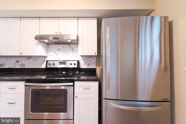 Building Photo - 5514 Whitfield Ct