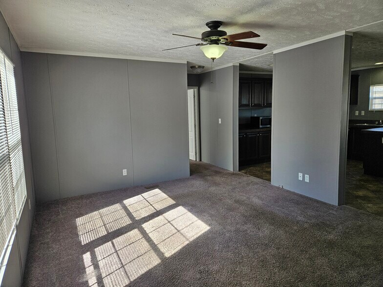 Building Photo - 64 Lynnwood Cir