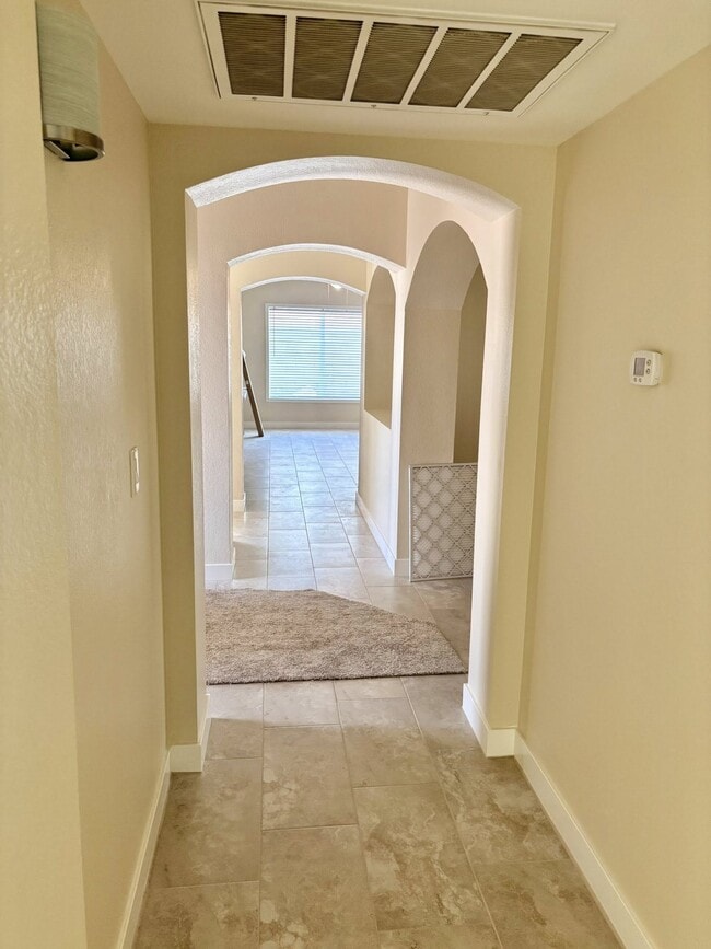 Building Photo - 8626 W Greenbrian Dr