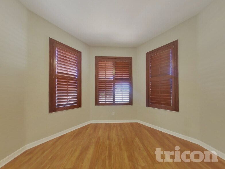 Building Photo - 6300 Falcon Lair Dr