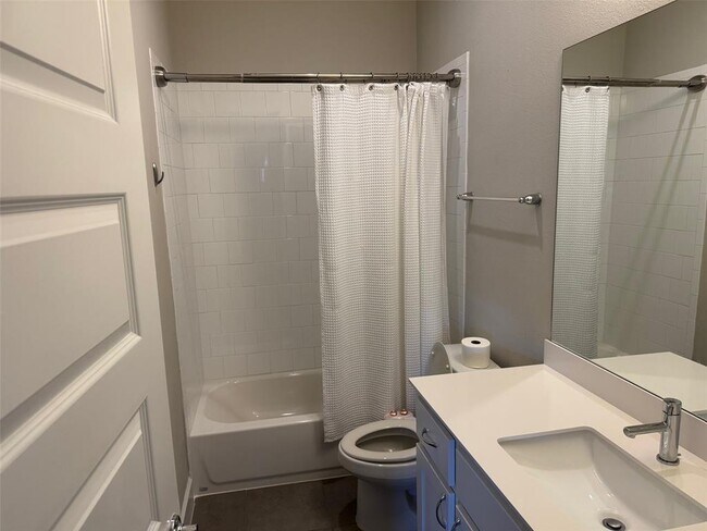 Building Photo - 3108 E 51st St