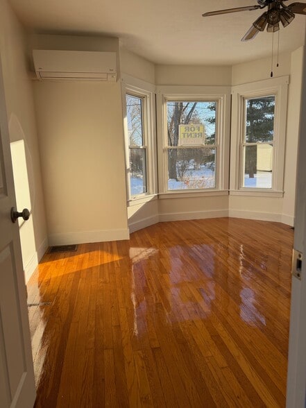 Building Photo - 131 George St