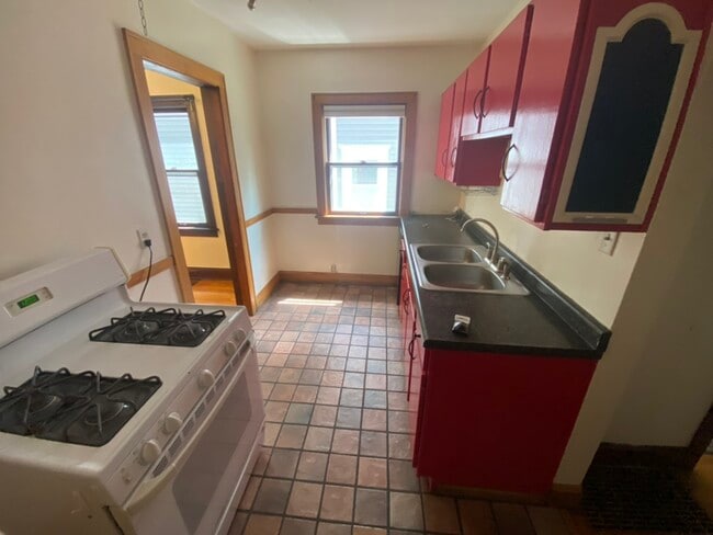 Building Photo - 2826 S 39th Ave