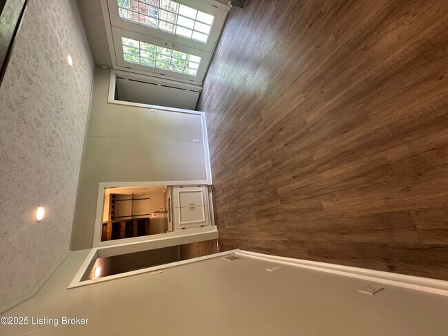 Building Photo - 1303 Bentwood Way