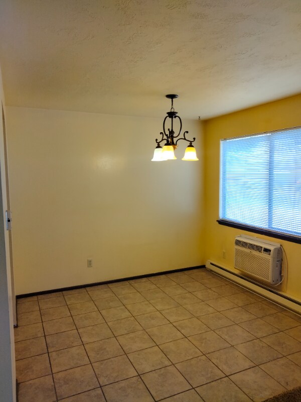 Building Photo - 797 Meadows Dr