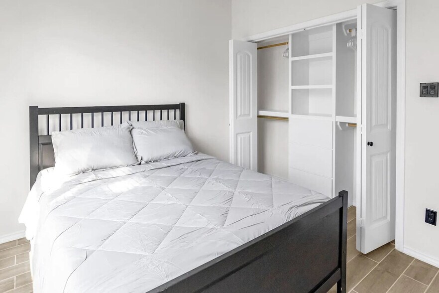 Building Photo - 3518 Dennis St