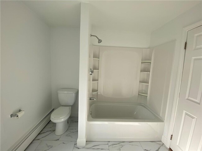 Building Photo - 16 Clearview Ave