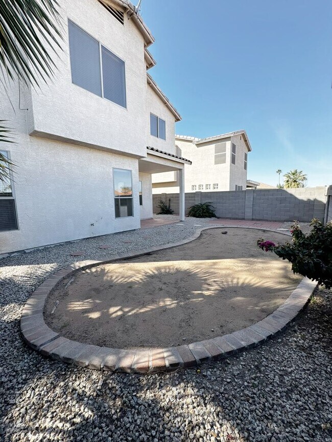 Building Photo - ABSOLUTELY STUNNING 4BR 2.5BA, OVER 2100SQFT, COMMUNITY POOL, CHANDLER