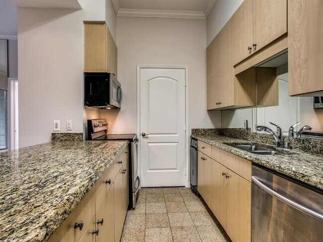 Building Photo - 3225 Turtle Creek Blvd