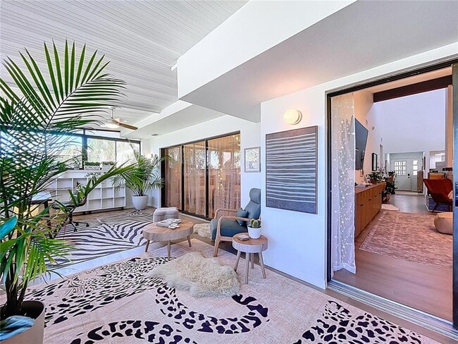 Building Photo - 4646 La Jolla Dr