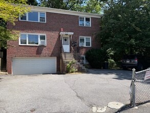 Building Photo - 82 Laurel Pl
