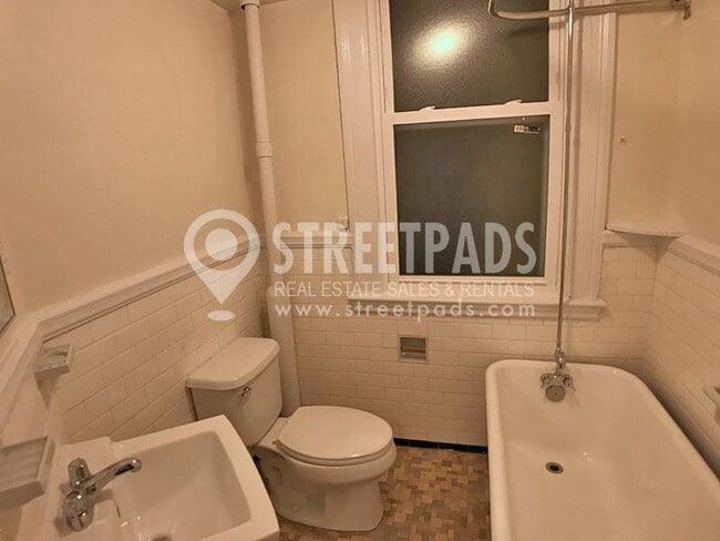 Building Photo - 2 bedroom in Cambridge MA 02139