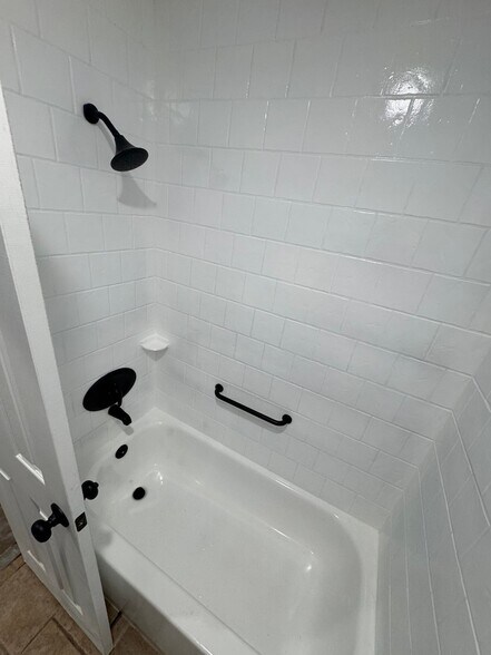 Building Photo - 12539 Fern Forest Dr