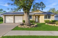 Building Photo - 5814 Viking Dr