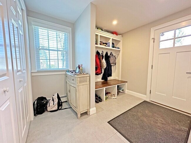 Building Photo - 99 Westchester Rd