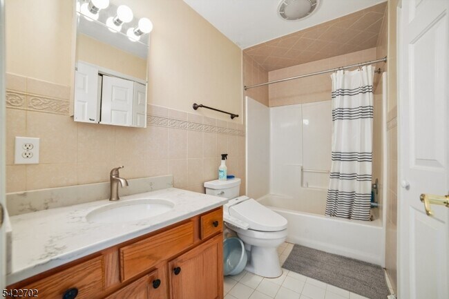 Building Photo - 21 Grove St