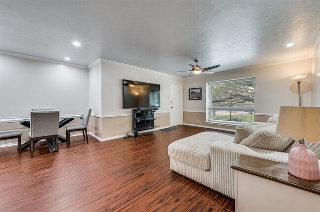 Building Photo - 10029 Regal Park Ln