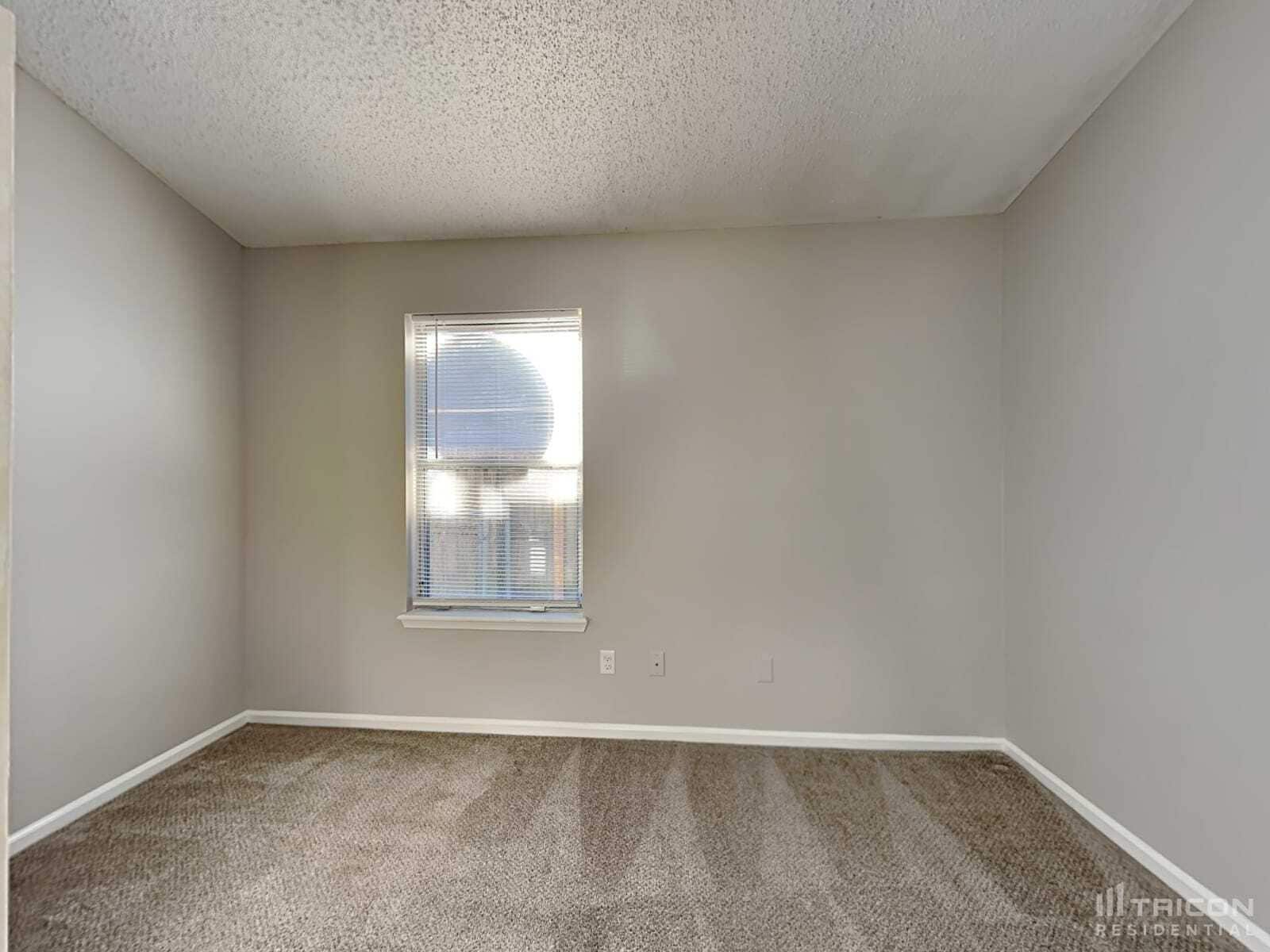 Building Photo - 2600 Malibu Cir