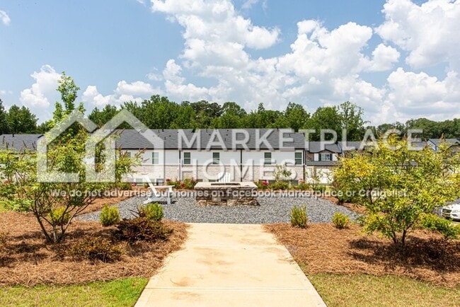 Building Photo - 120 Harpy Dr