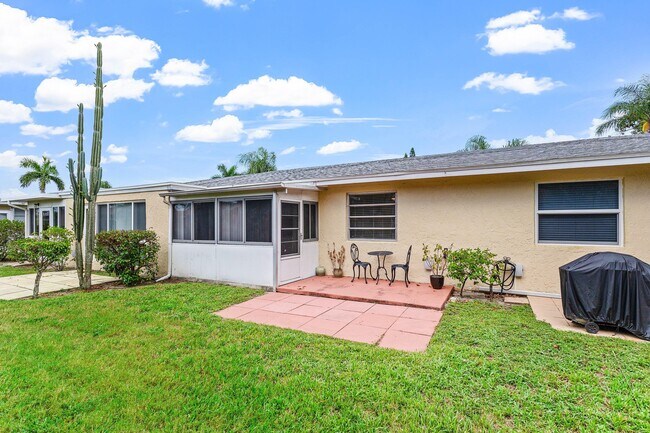 Building Photo - 13899 Via Aurora