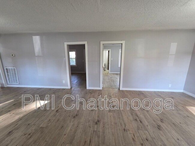 Building Photo - 1663 Keeble St