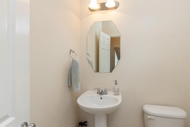 Building Photo - 13906 Marigold Bloom Ln