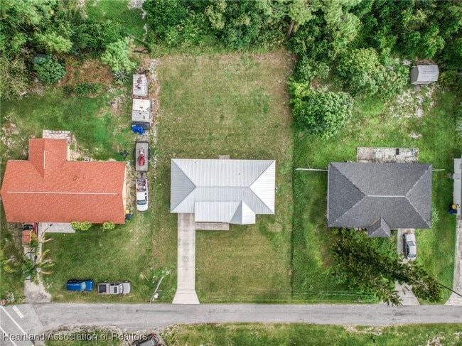 Building Photo - 2909 Mullet Ave