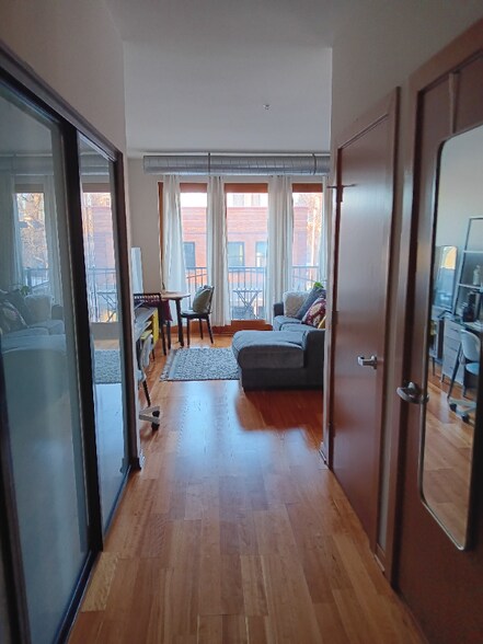 Primary Photo - 15 E Franklin Ave