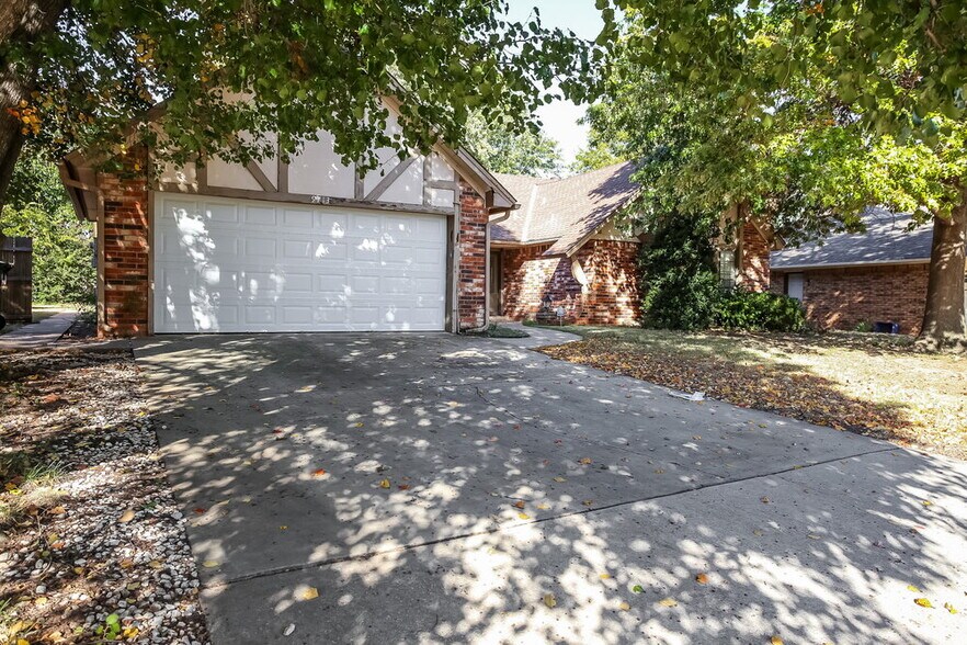Building Photo - 9713 Hummingbird Ln