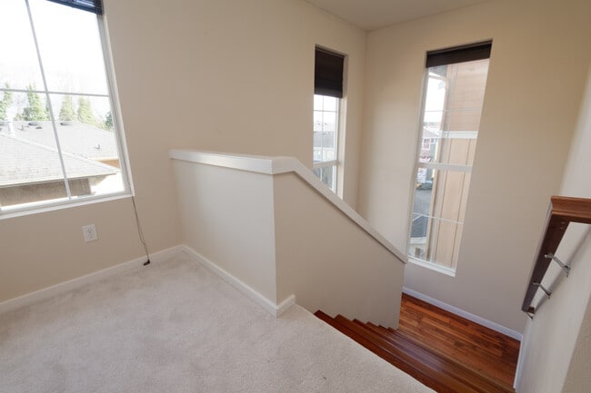 Building Photo - 6733 37th Ave S