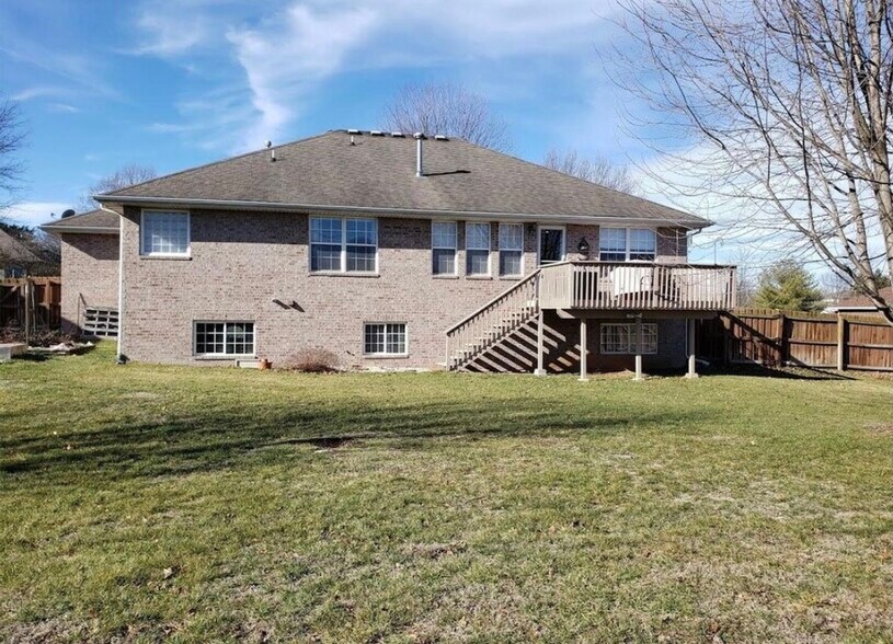 Building Photo - 502 Pepper Hill Dr