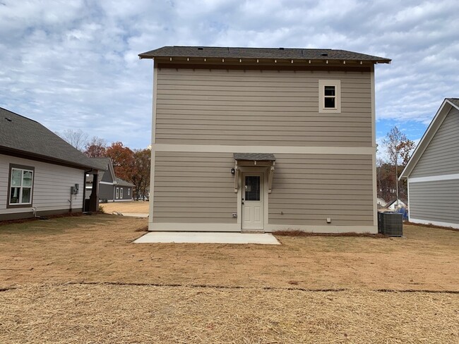 Building Photo - Convenient lifestyle in this amazing home!...