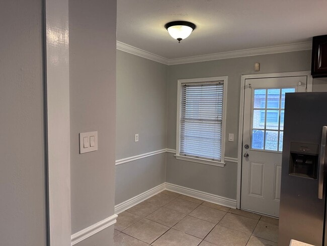 Building Photo - 2625 E Cavett Dr