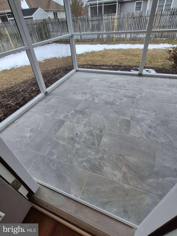 Building Photo - 1023 E Schumaker Manor Dr