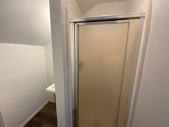 Building Photo - 505 East Rollins St