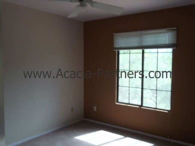 Building Photo - 4 Bedroom  in gated community on Golf Course